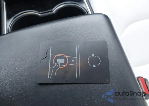 2020 Tesla Model 3 Long Range Dual Motor All-Wheel Drive z USA, uszkodzony, nr VIN 5YJ3E1EB0LF795894